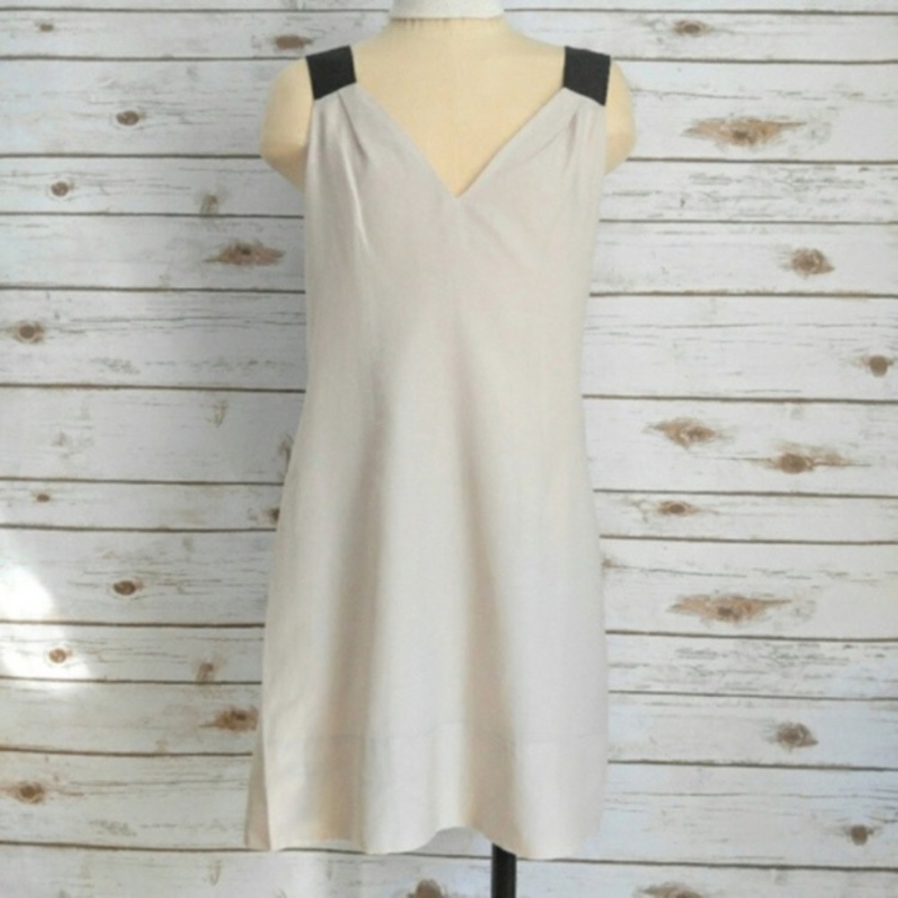 Kenzie lightweight cream dress, reposh 😊